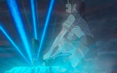 Suzume, con un gesto de desesperación, intenta salvar a Souta, luchando para evitar que él sea quien sostenga el peso de la magia en la película Suzume.